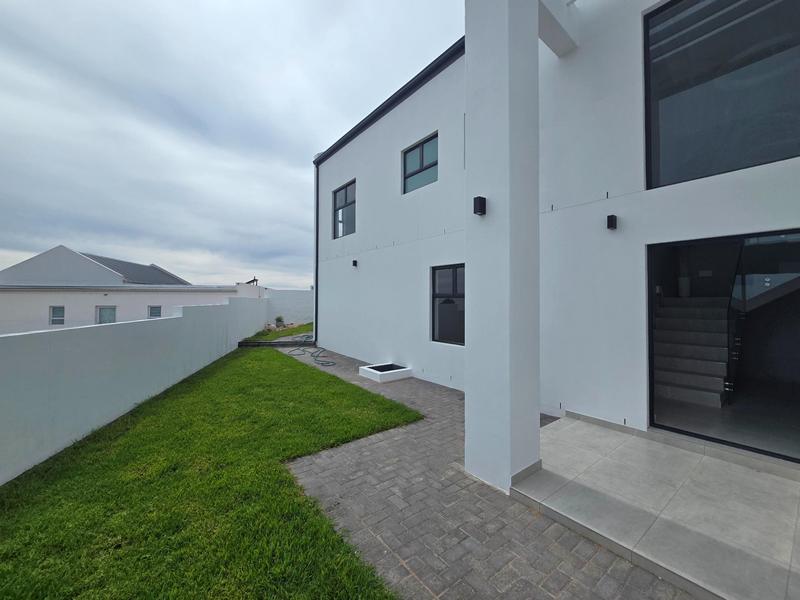 4 Bedroom Property for Sale in Da Gama Bay Western Cape